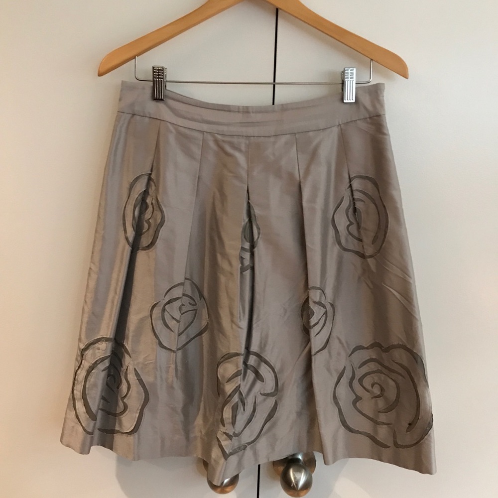 🚨LAST DAY - Beautiful floral silk skirt🚨